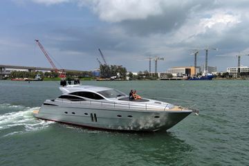 2008 Pershing 62'