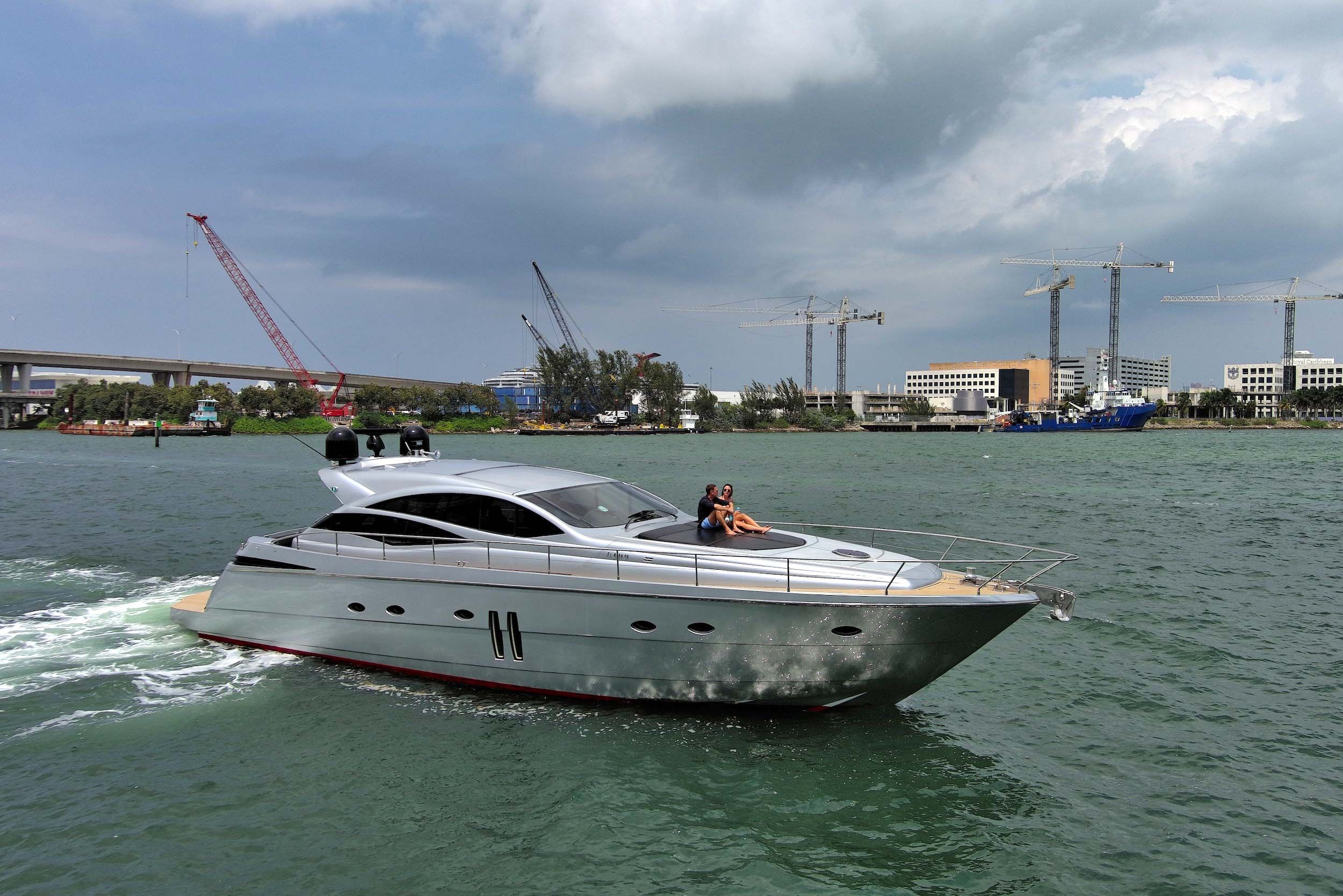 Pershing 62'