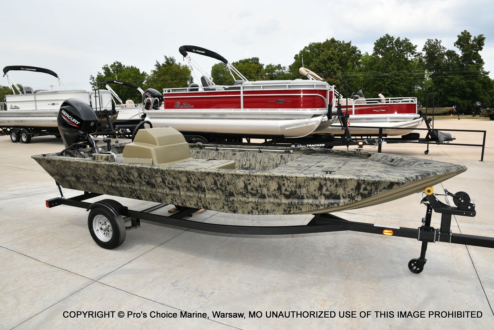 2026 Tracker 1648 SC