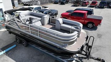 2023 Ranger 223C