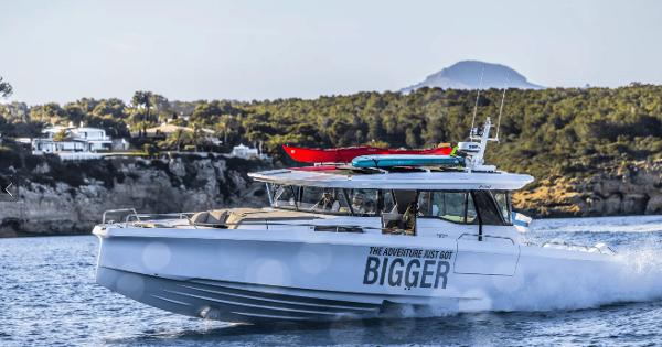Axopar 45 XC Cross Cabin