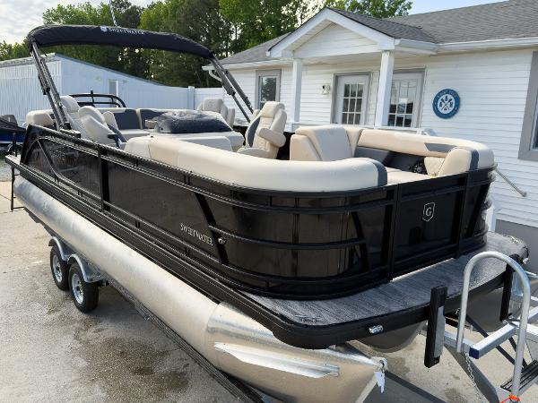 2025 Godfrey Sweetwater 22' Quad Social Tritoon - 2286 QS