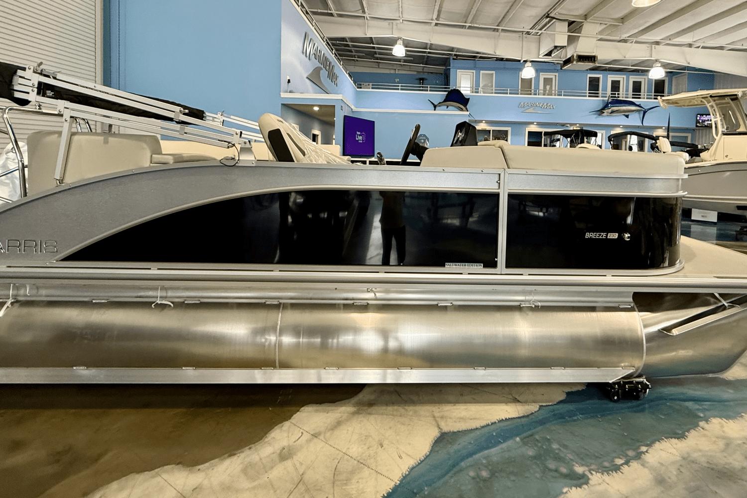 2025 Harris Breeze 230