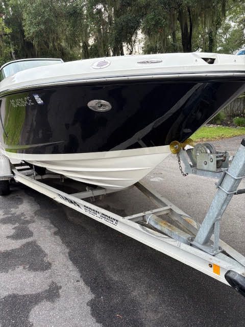 2011 Sea Ray 230 SLX