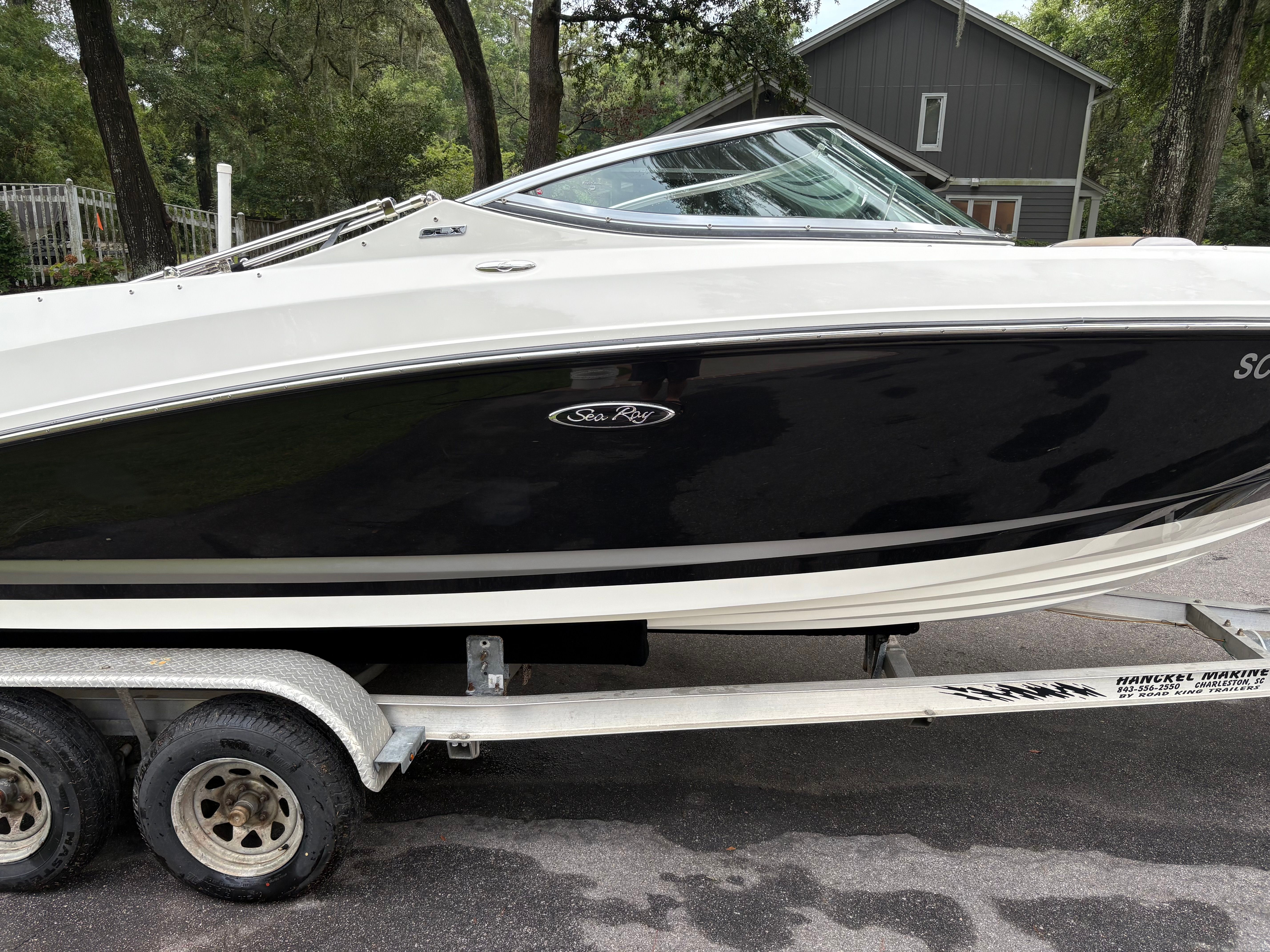 2011 Sea Ray 230 SLX