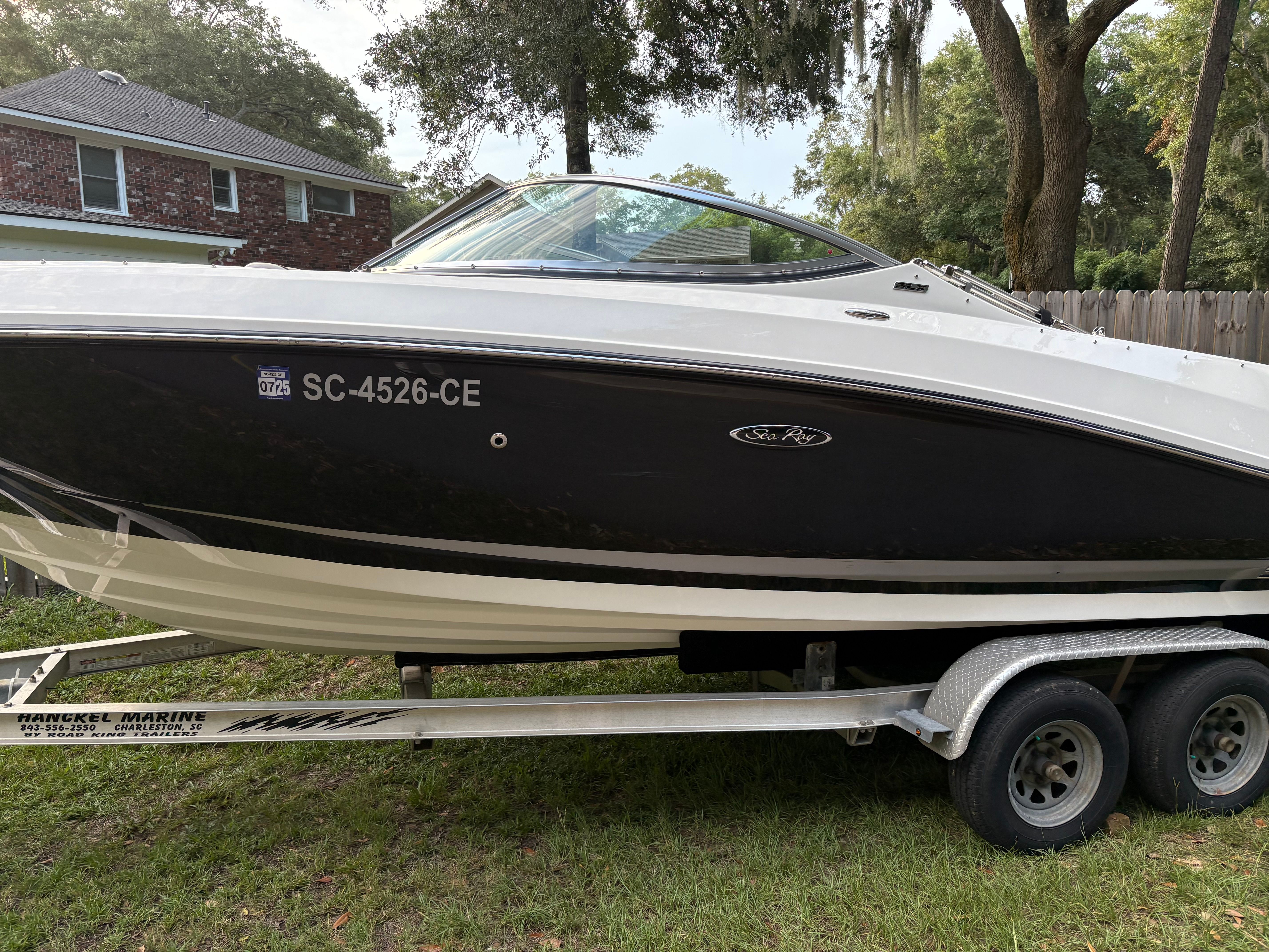 2011 Sea Ray 230 SLX