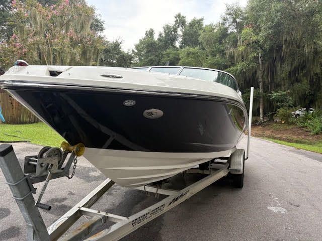 2011 Sea Ray 230 SLX