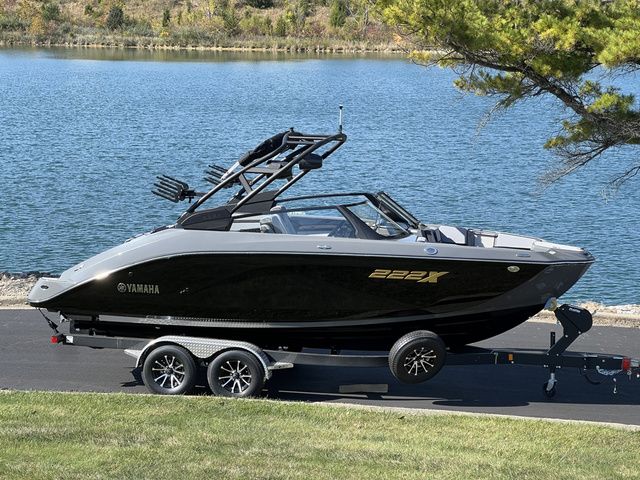 2025 Yamaha Boats 222XD Only 1 Black Left!