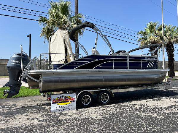 2022 Bennington 23LSB