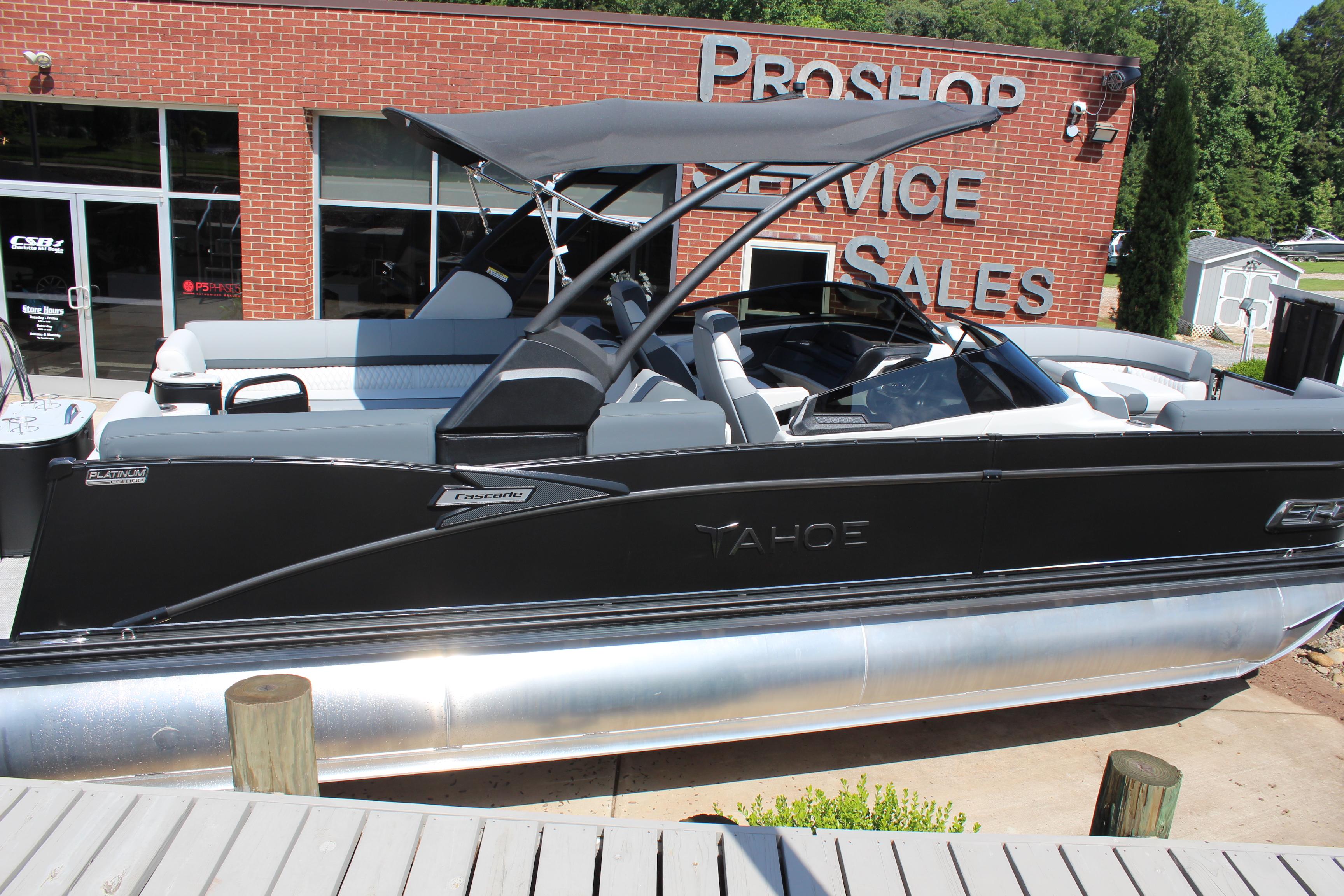 2025 Tahoe Pontoon Cascade Quad Lounge Windshield