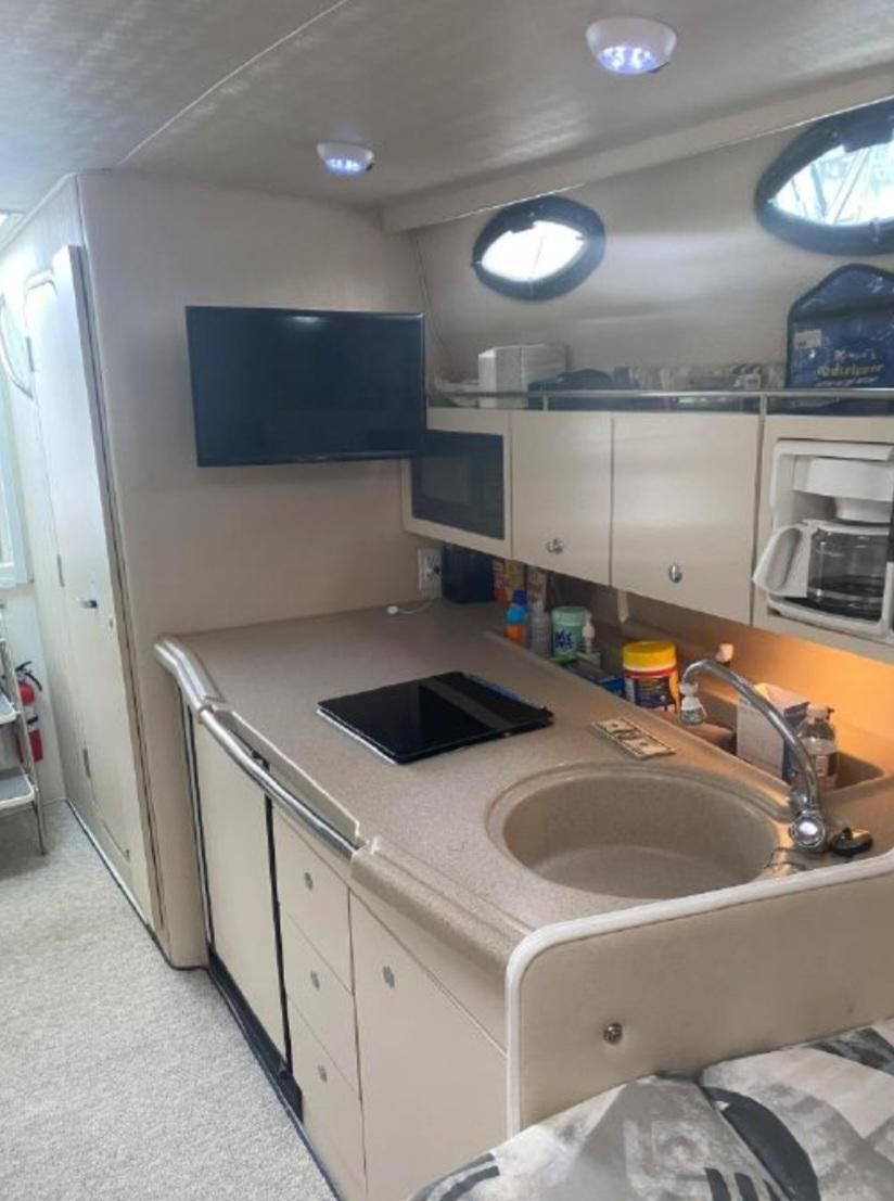2001 Wellcraft 330 Coastal