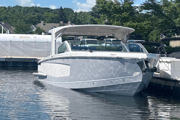 2025 Aviara AV36