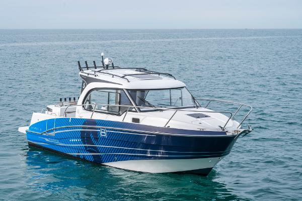 2024 Beneteau Antares 8 Fishing