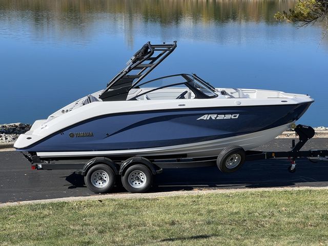 2025 Yamaha Boats AR 220 Only 1 Blue Left!