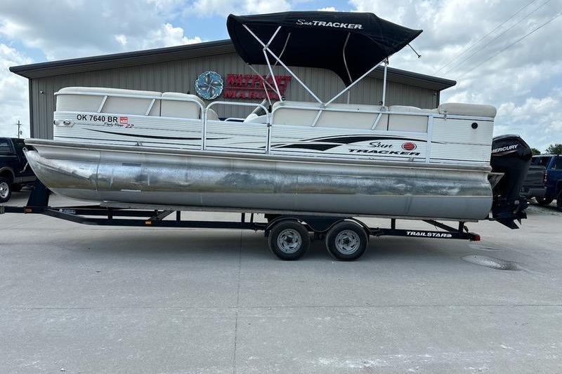 2005 Sun Tracker PB 22 R