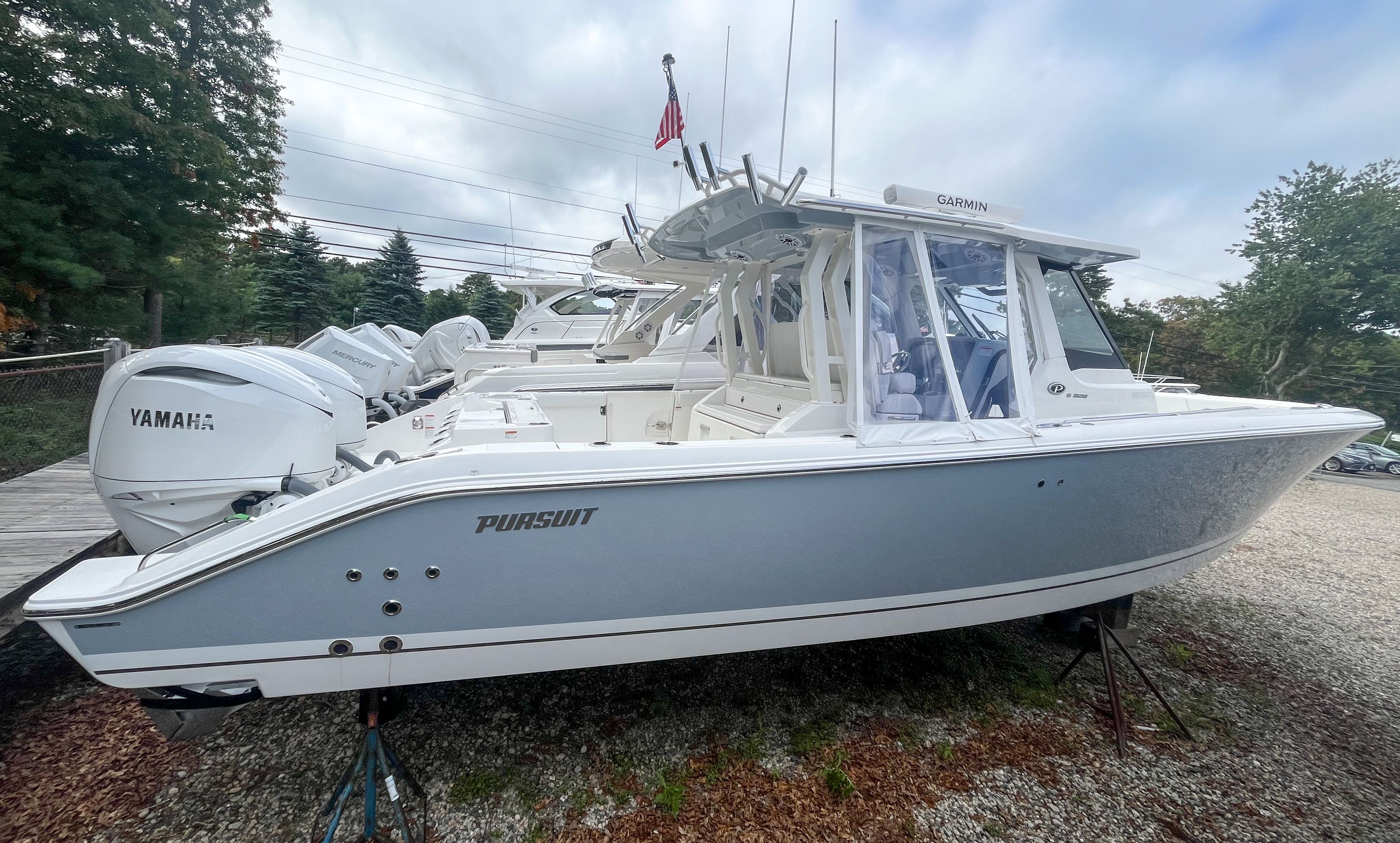 2025 Pursuit S 328
