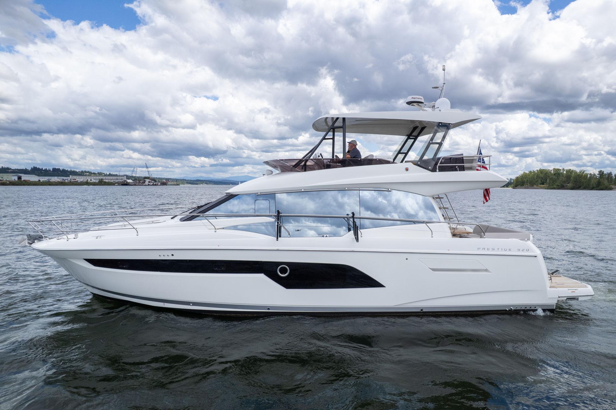 2022 Prestige 520
