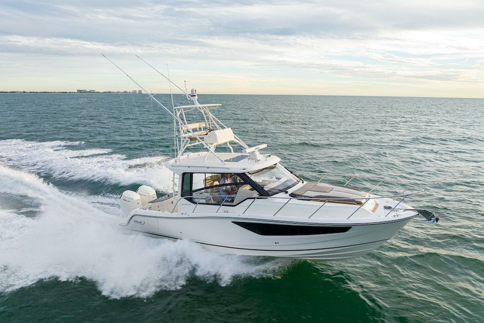 2025 Boston Whaler 365 Conquest