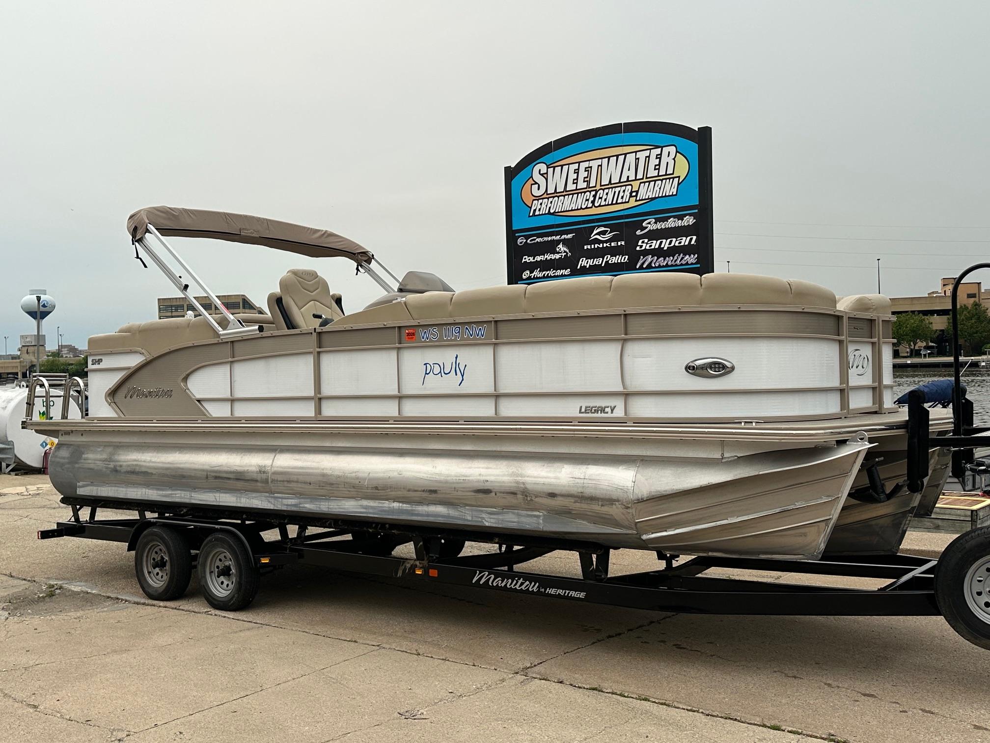 2017 Manitou 25 Legacy LT SHP