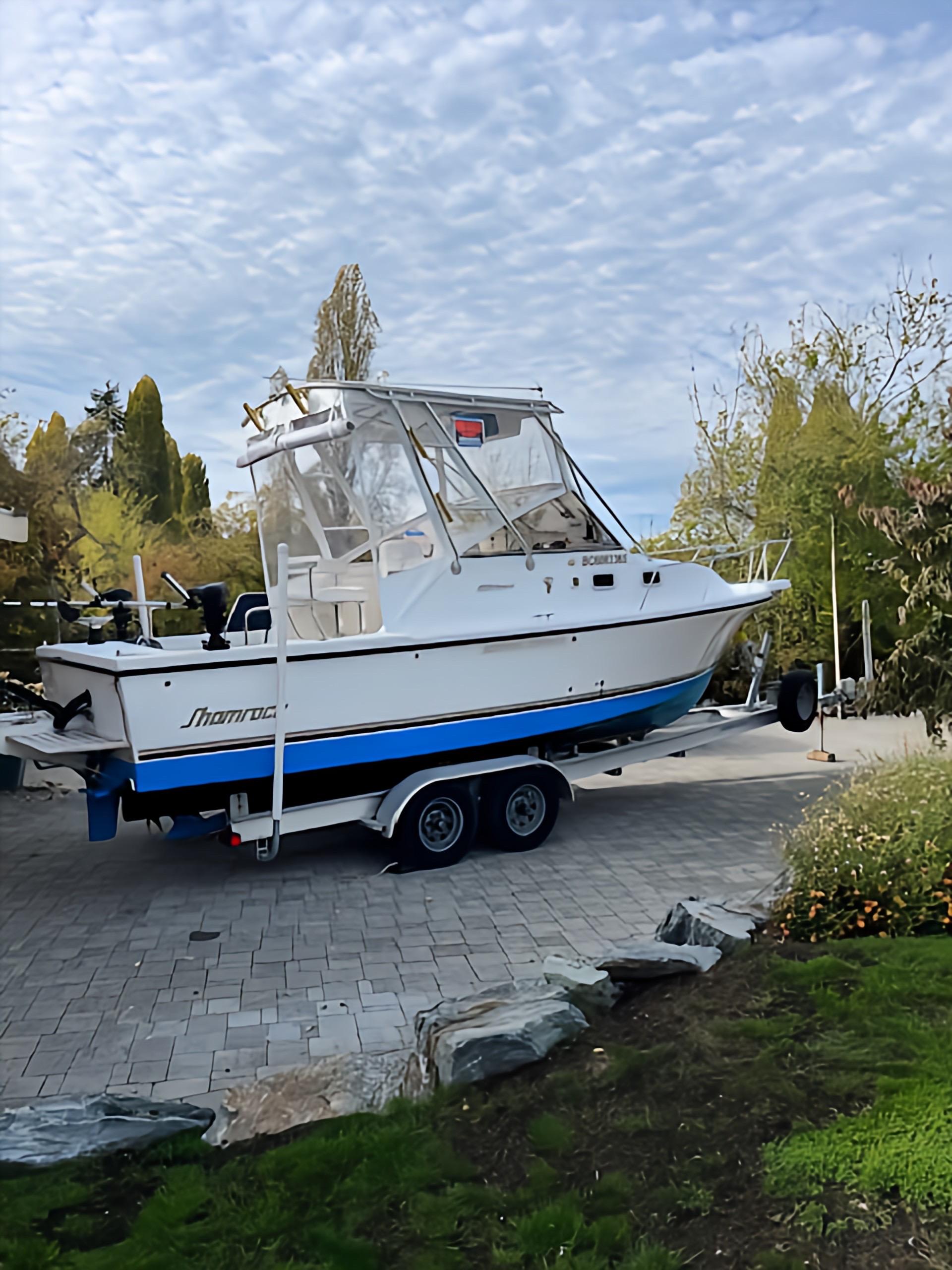 2000 Shamrock 260 Express