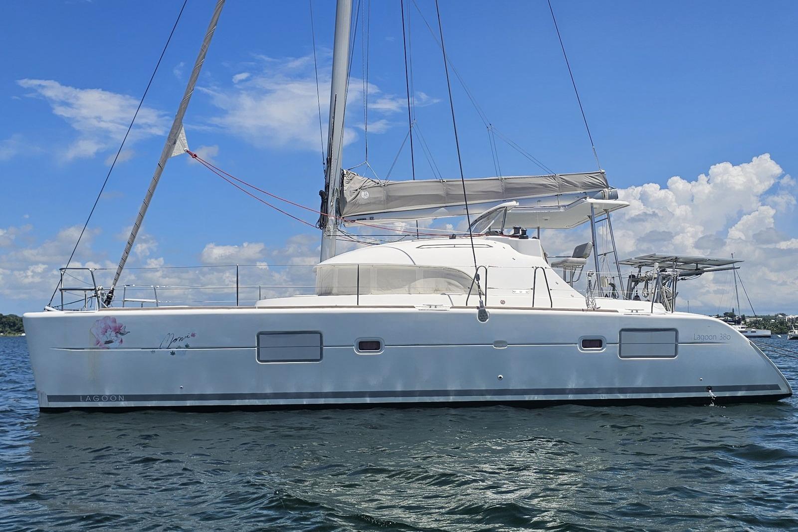2011 Lagoon 380 S2