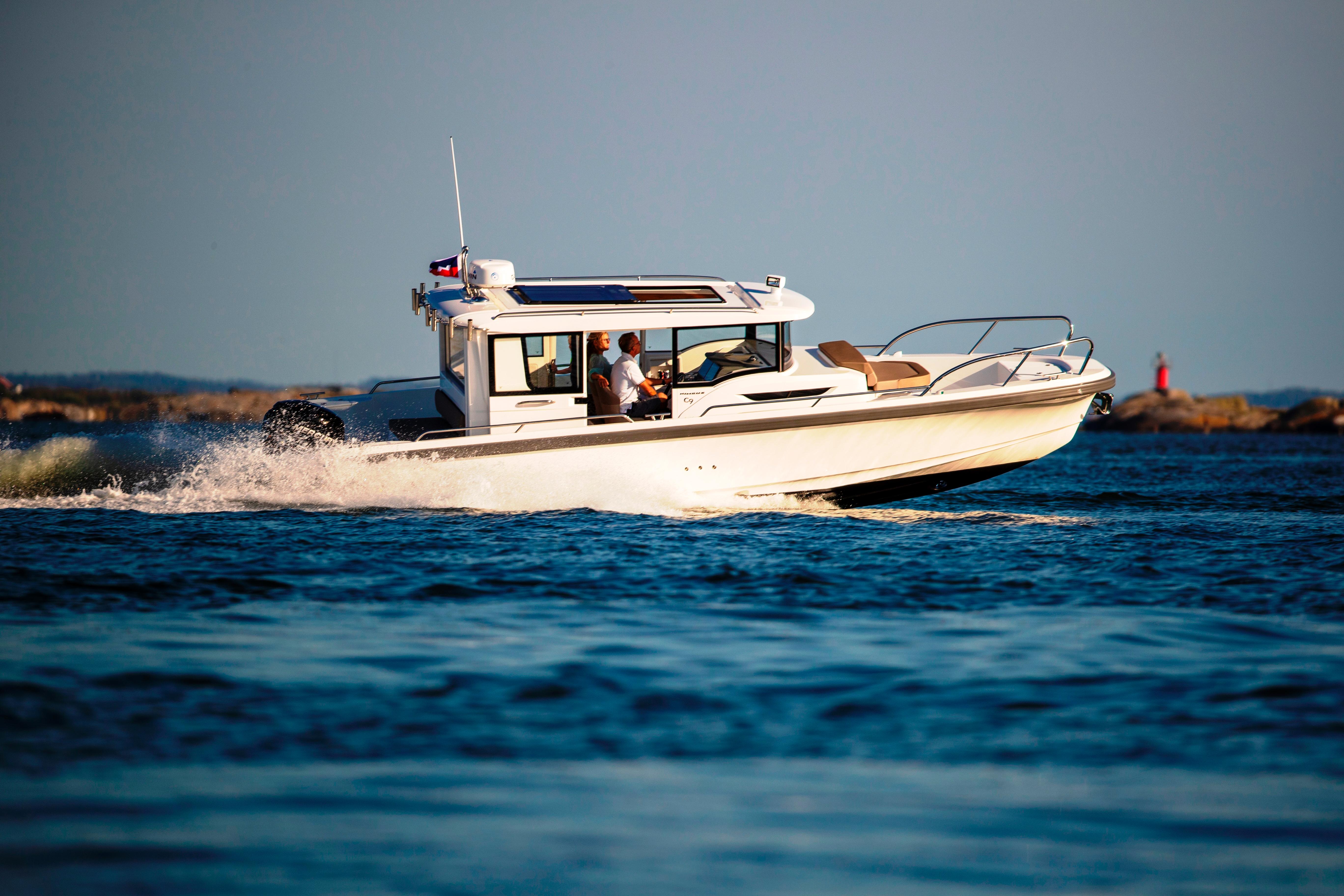 Outboard center console boat - Commuter 9 - Nimbus - inboard