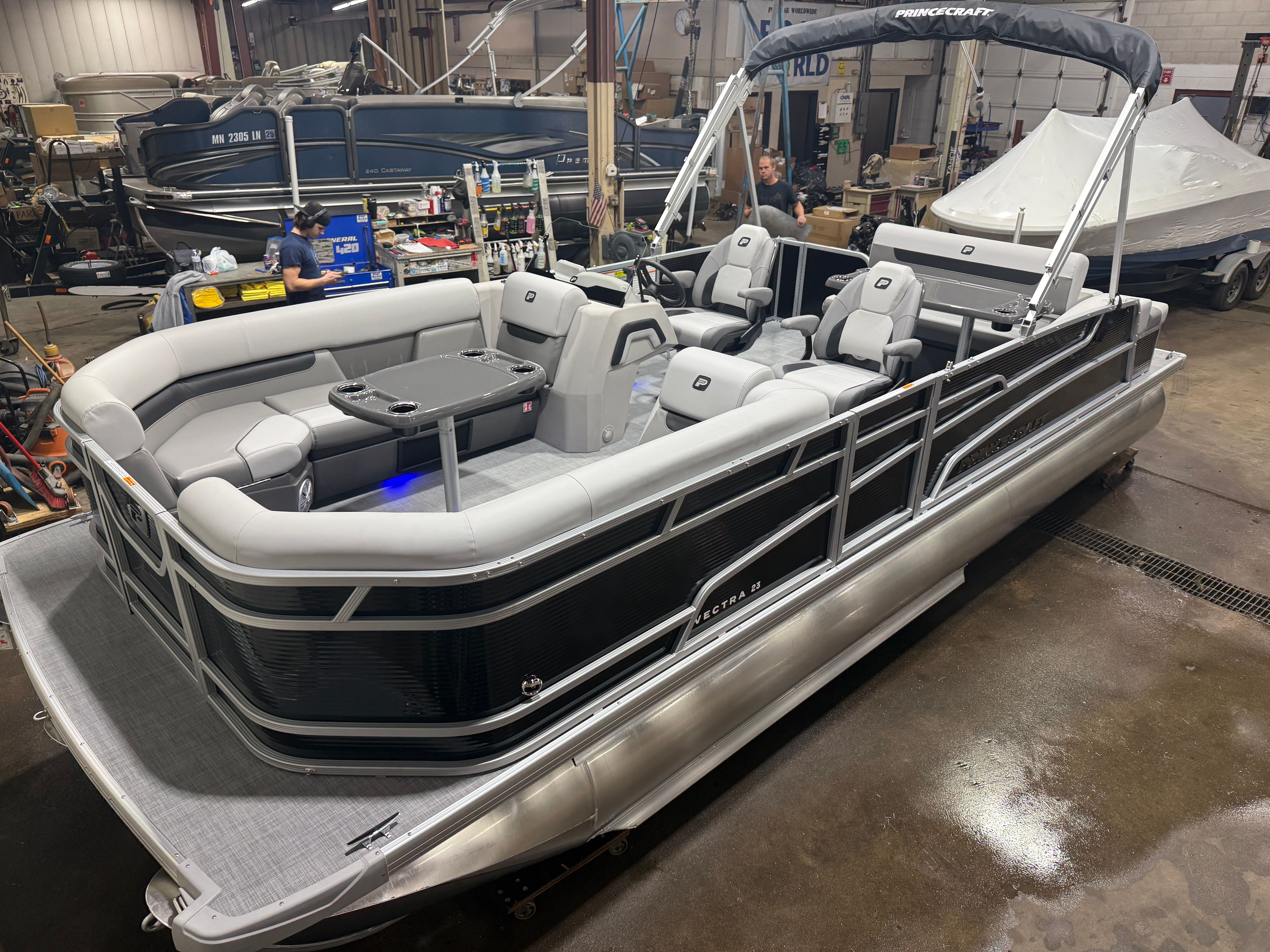 2026 Princecraft Vectra 23 RL SS Swingback Tritoon & Mercury 4-Stroke EFI