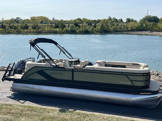 2025 Godfrey Sweetwater 2286MT Bar Boat
