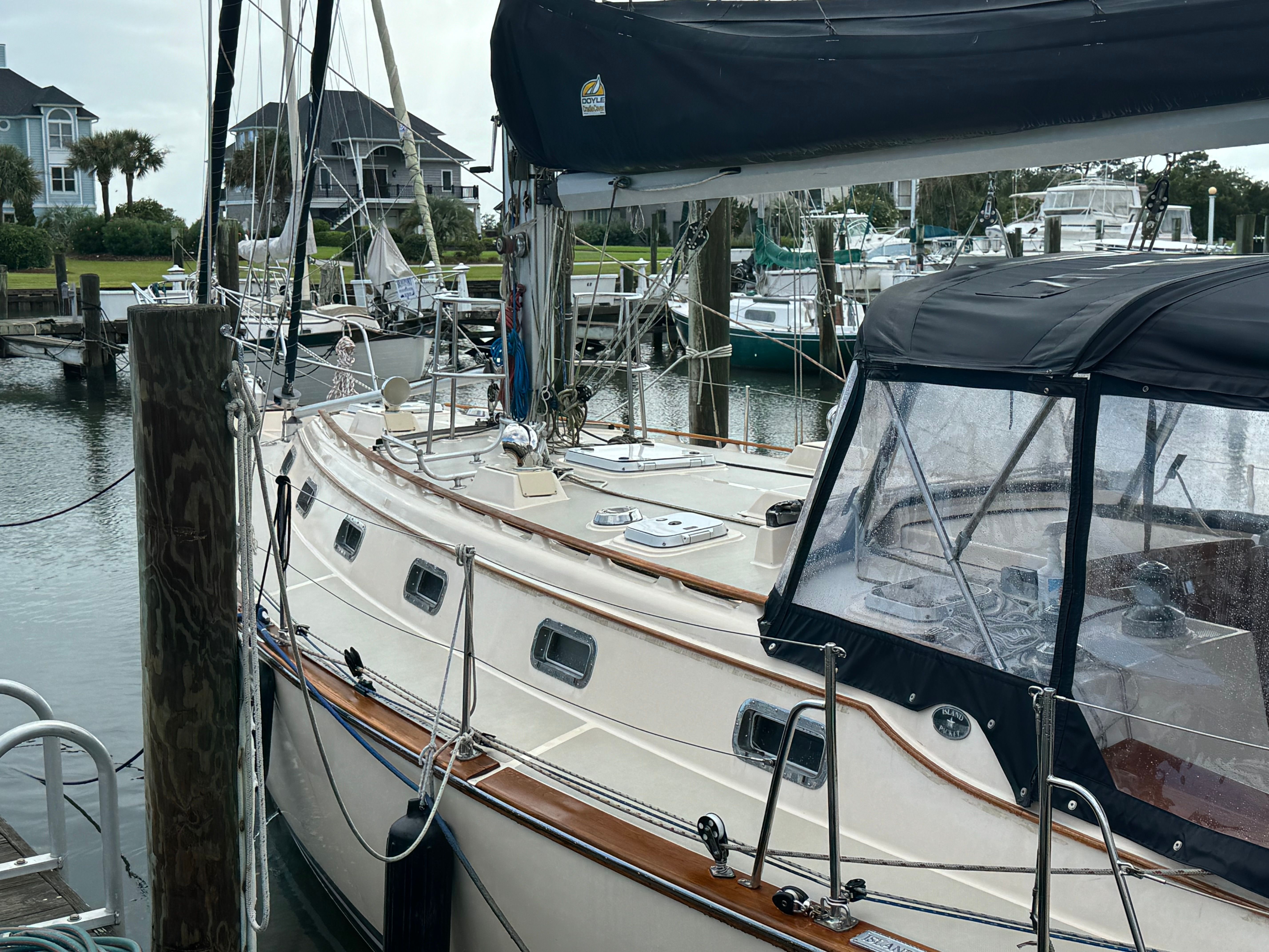 1994 Island Packet 44