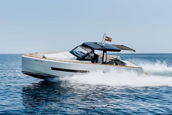2017 Fjord 42 Open