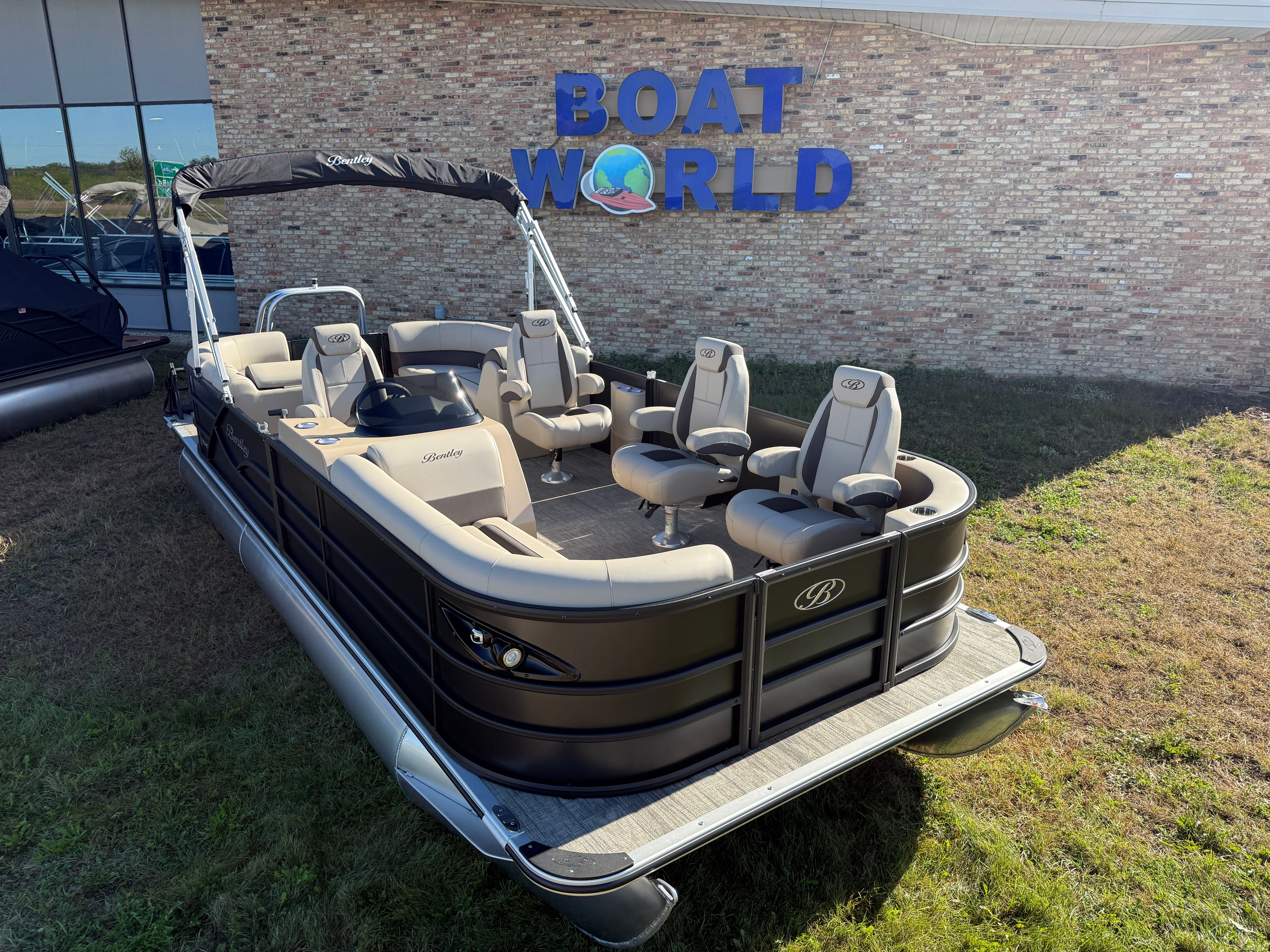 2026 Bentley Pontoons Legacy 220 Navigator DL Quad Lounge