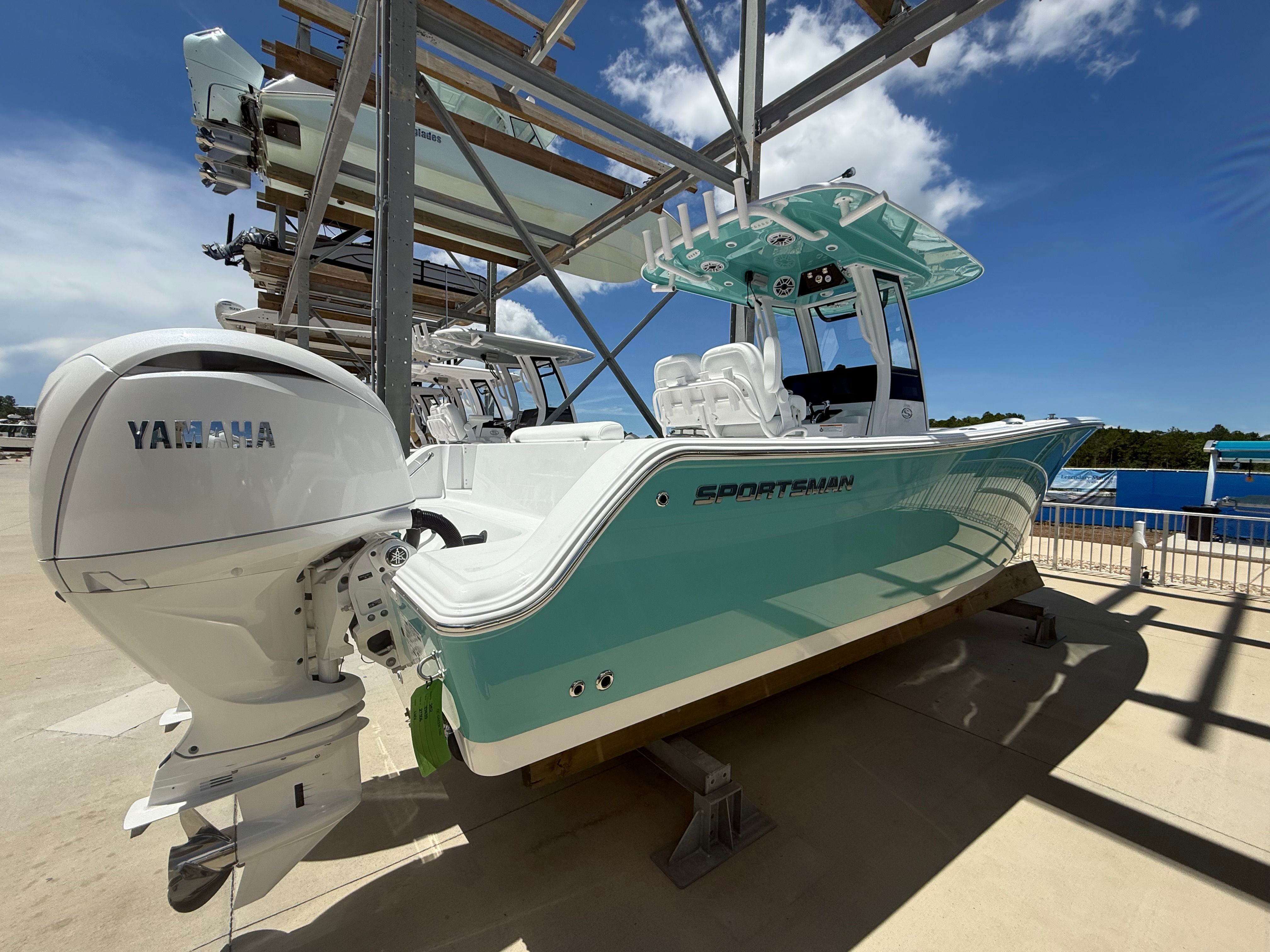2025 Sportsman Open 252 Center Console