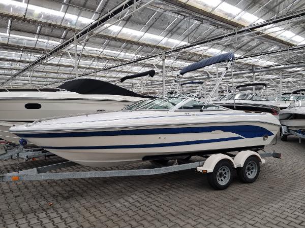 1993 Sea Ray 200 Cuddy Cabin
