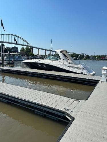 2008 Sea Ray 330 Sundancer