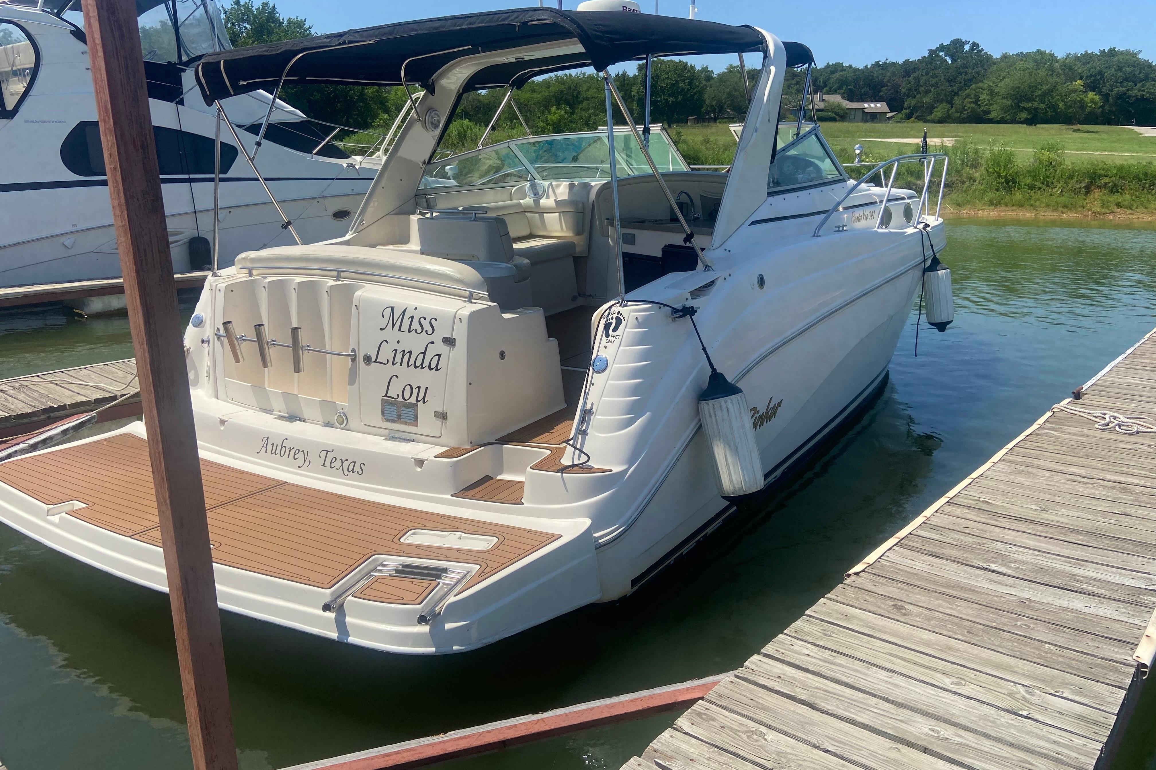 2003 Rinker 342 Express Cruiser