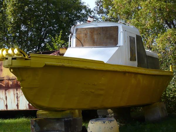 33' x 10' Work Boat With Winch Work Boat With Winch