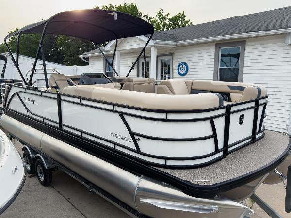 2025 Godfrey Sweetwater 22' Flip Lounge Tritoon - 2286 SFL