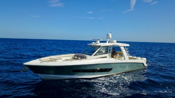 2019 Boston Whaler 420 Outrage