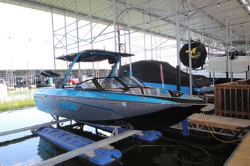 2021 Malibu Wakesetter 25 LSV