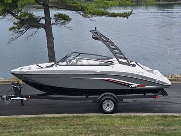 2019 Yamaha Boats AR195