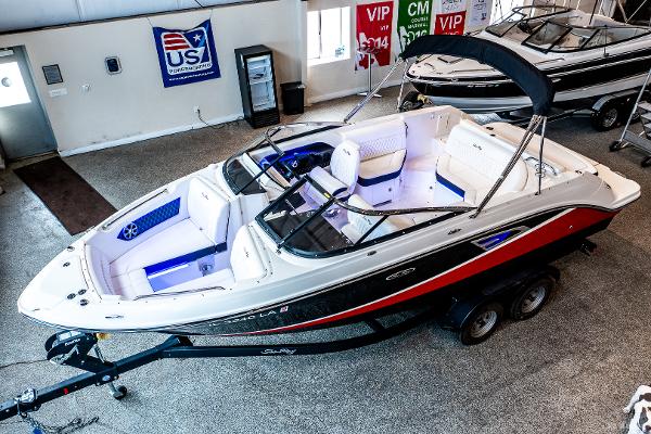 2020 Sea Ray 230 SLX