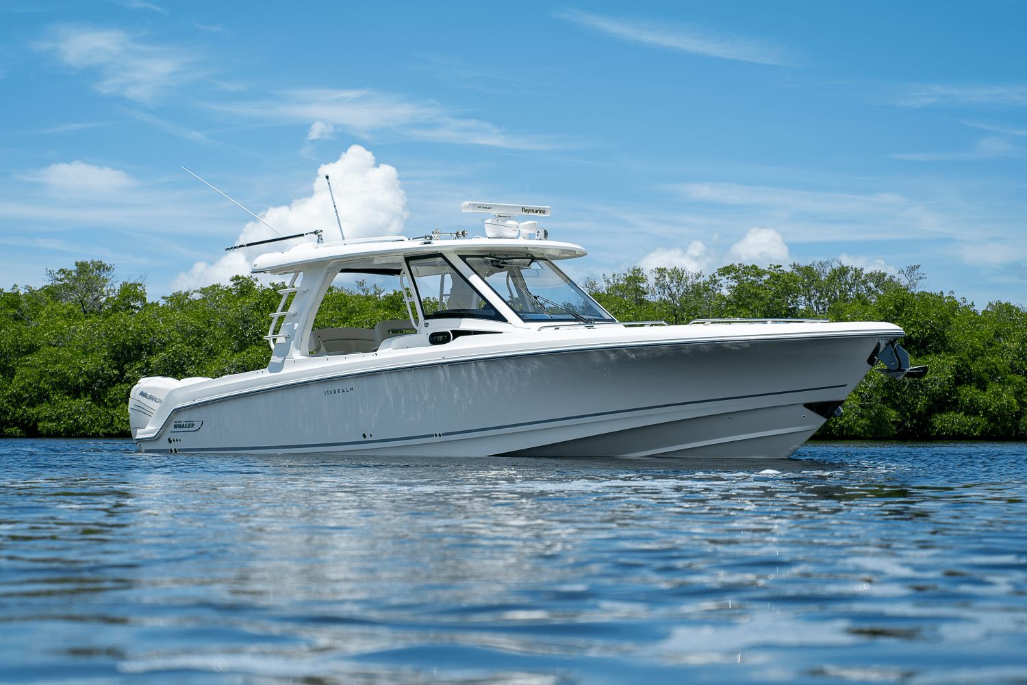 2018 Boston Whaler 350 Realm