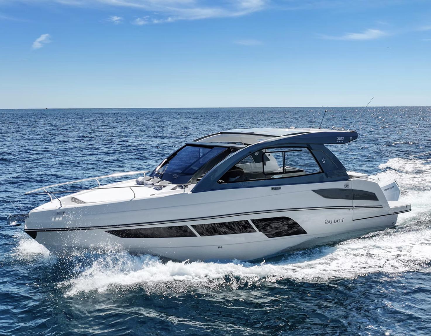 2025 Valiatt 380 Bowrider