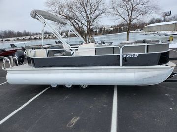 2010 Misty Harbor 2085 CR (Adventure Cruisers)