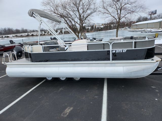 2010 Misty Harbor 2085 CR (Adventure Cruisers)