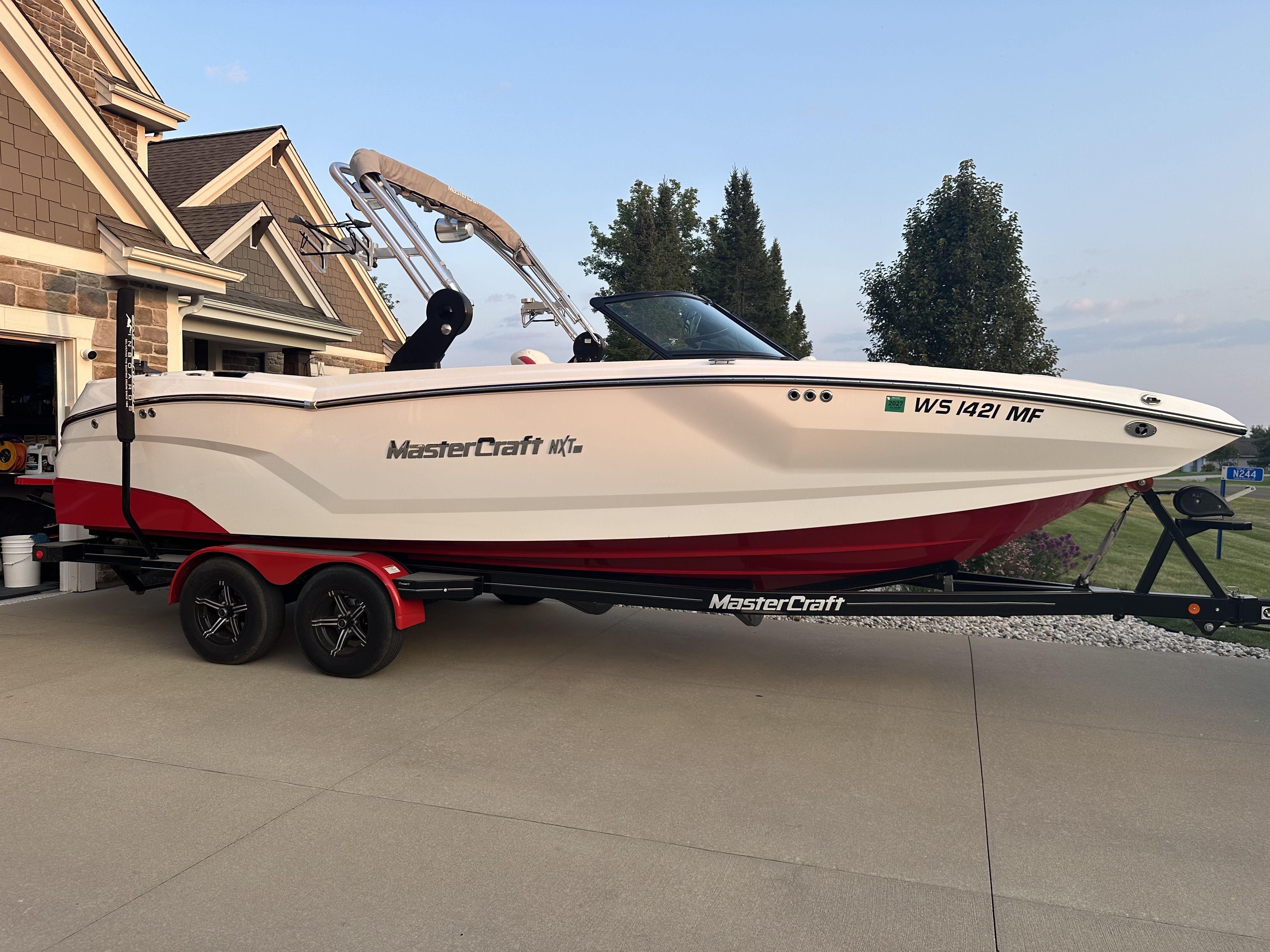 2021 MasterCraft NXT24