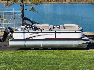 Qwest Pontoons E20 XRE CRUISE