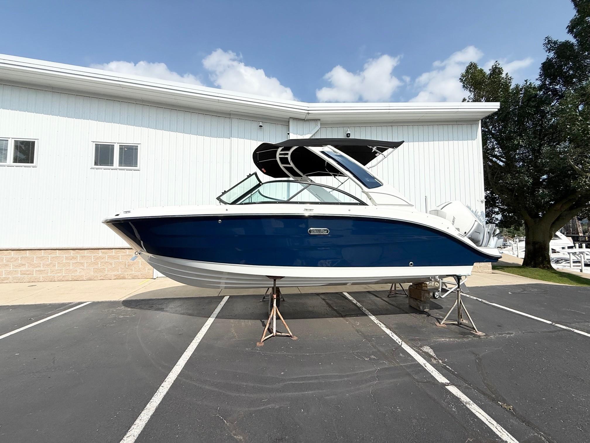 2026 Sea Ray SDX 230 Outboard