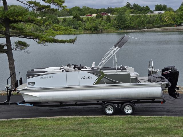 2024 Avalon LSZ - 21 FT Cruise Rear Bench