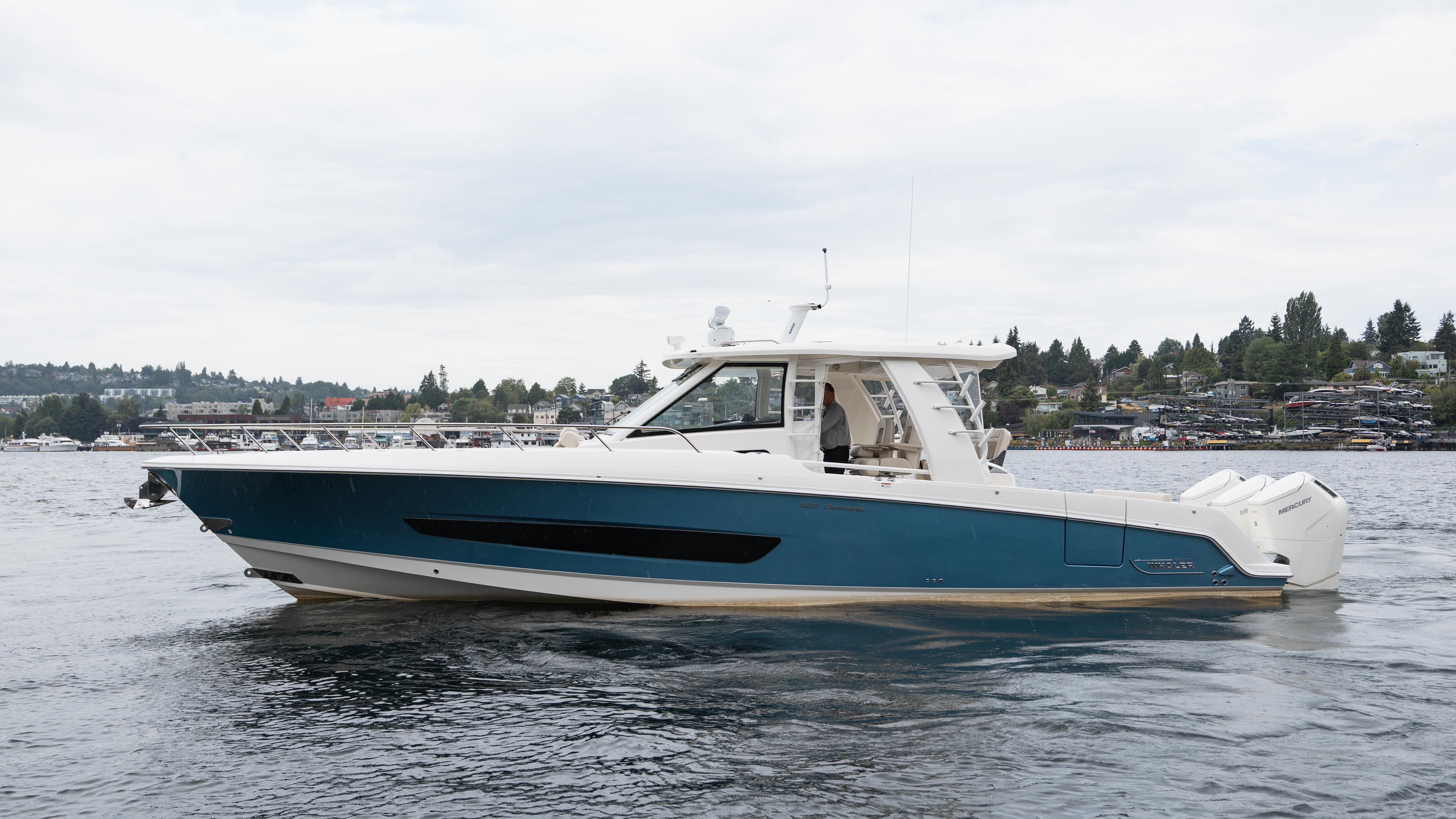 2023 Boston Whaler 420 Outrage